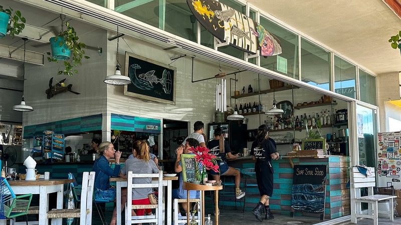 Makai Restaurant — Susurros del Corazón